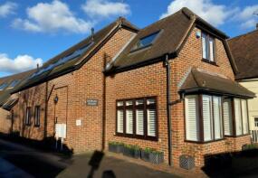Flat 3, Newark House, High Street, Woking GU23 6AF