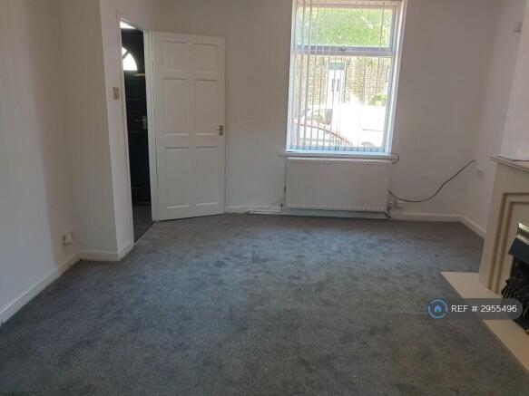 2 bed Terraced to rent Image 7