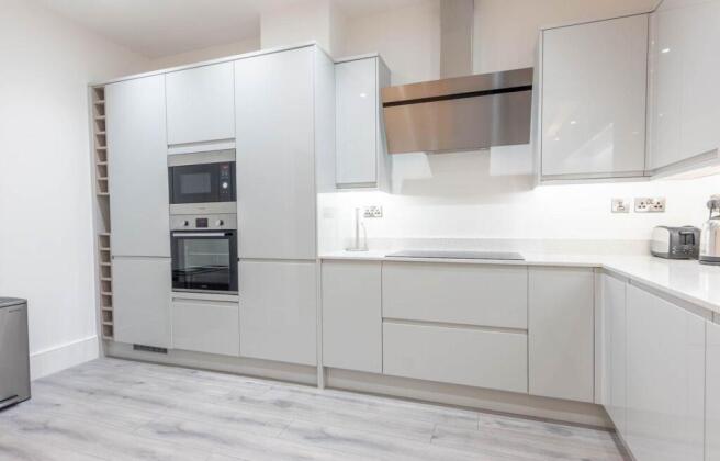 2 bed Apartment for sale Image 6
