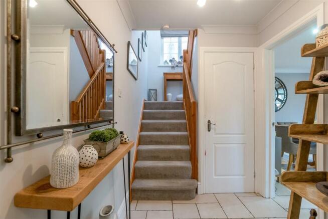 32 Furze Hill Road-1.jpg