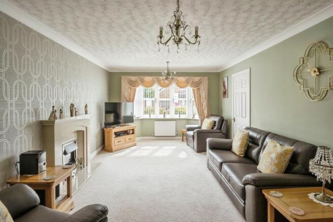 4 bed Detached for sale Image 6