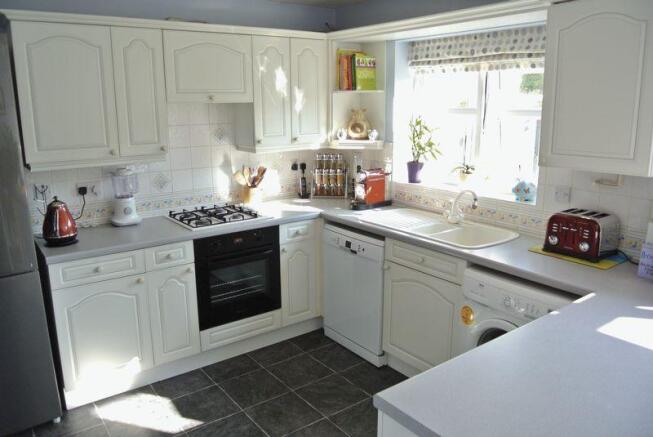 Kitchen (break...