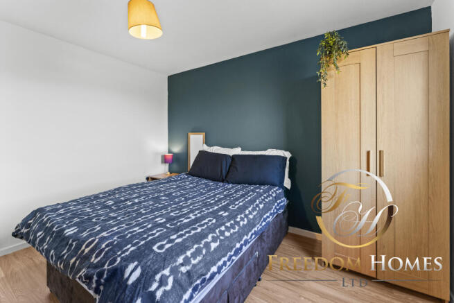 📸 Room 6 is similar to the room shown.