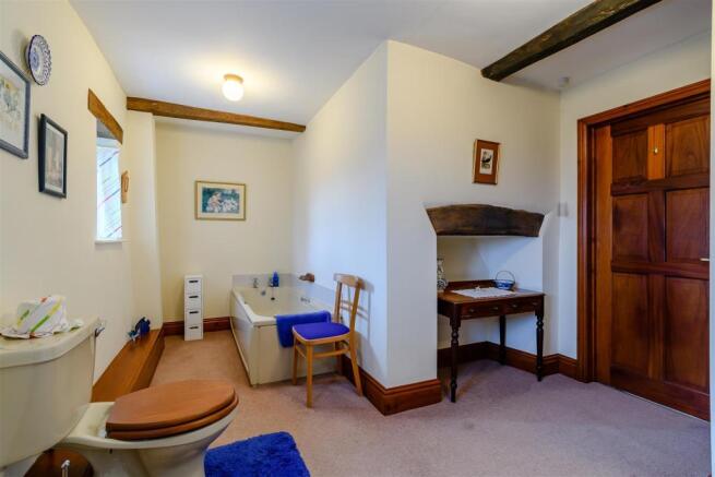 8414802-interior17.jpg