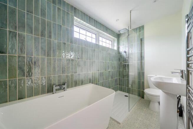 Bathroom.jpg