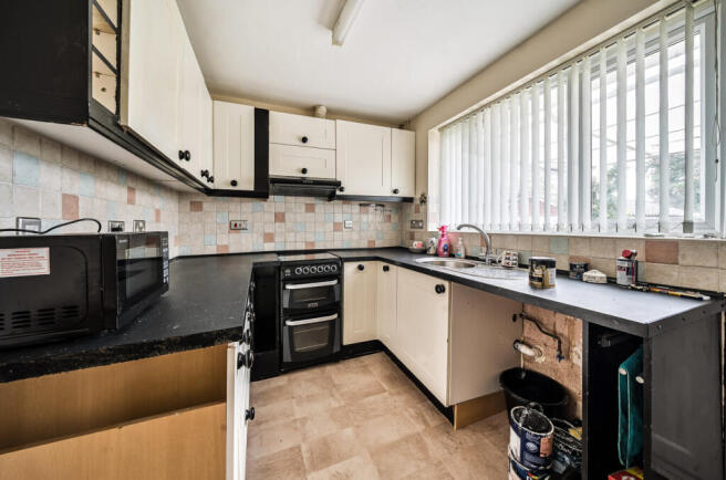 Derwent Drive, Stratton St Margaret, Swindon, SN2 photo 4