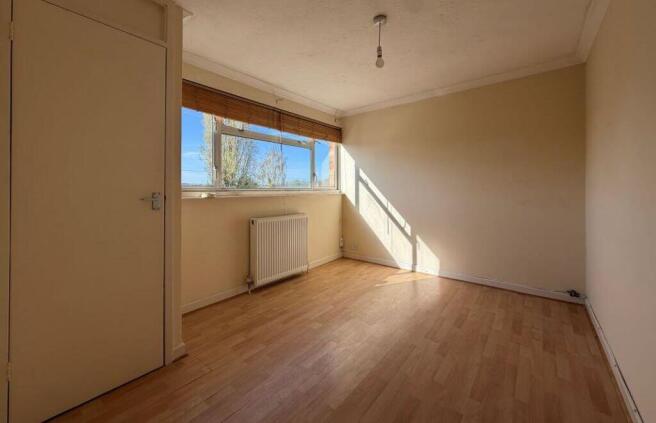 4A Kingsway, Blackwater, Camberley, Surrey, GU17 0HY photo 4