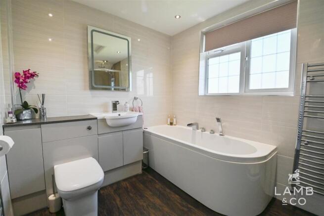 BATHROOM: