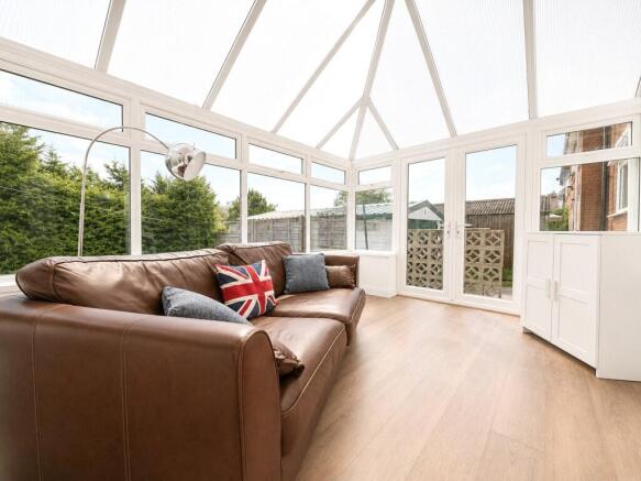 4 bed Semi-Detached for sale Image 5