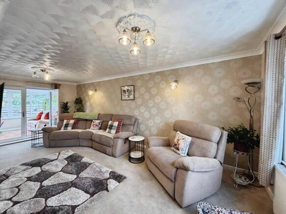 4 bed Detached for sale Image 10