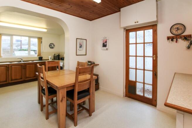 Kitchen Dining Area