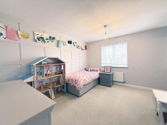 4 bed Detached for sale Image 8