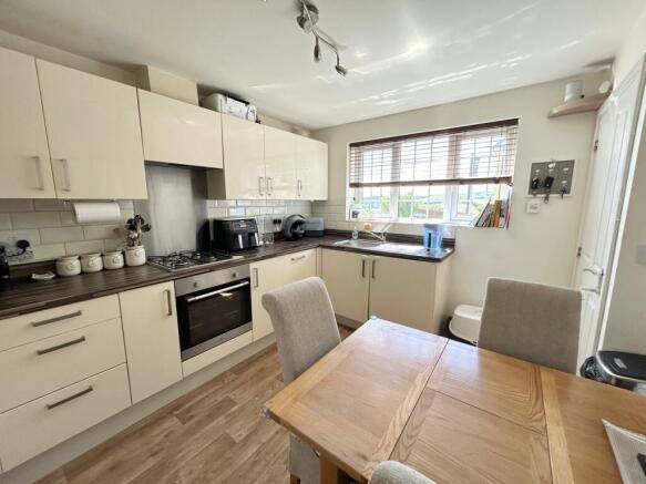 2 bed Semi-Detached for sale Image 4