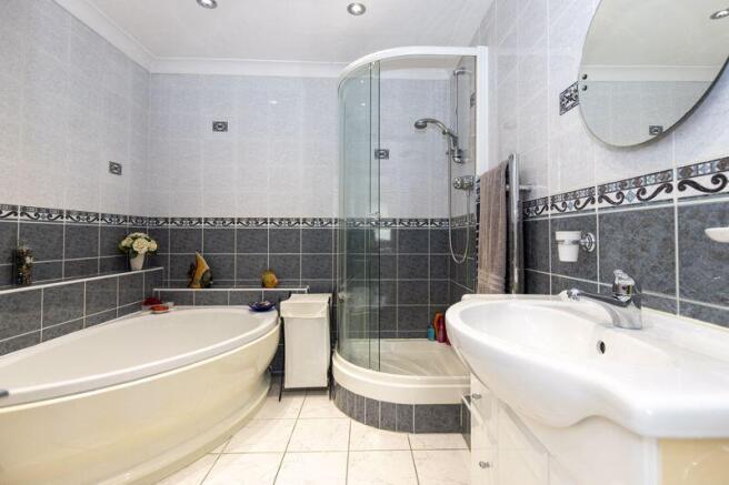 En-suite Bathroom