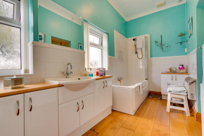 Bathroom / Bedroo...