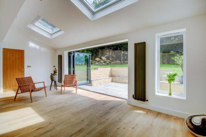 4 bed Detached for sale Image 8