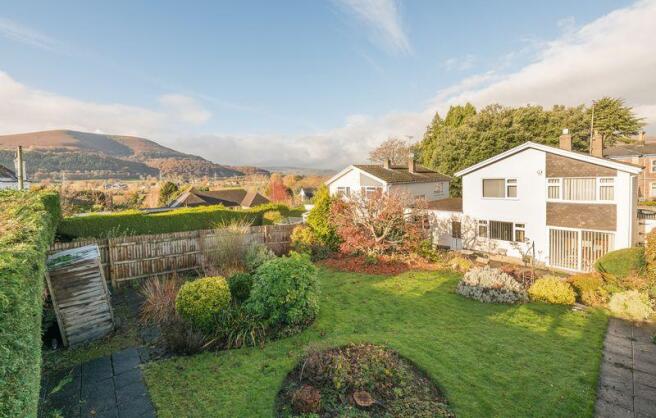 Rear garden wi...