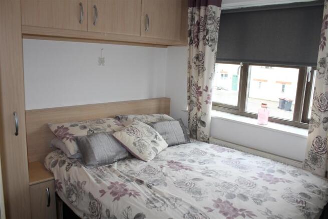 bedroom1.JPG