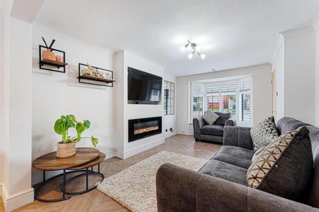 4 Belvedere Close-34.jpg