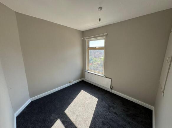 2 bed Terraced to rent Image 10