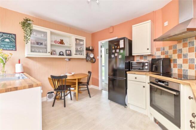Catteshall Road, Godalming, Surrey, GU7 photo 4