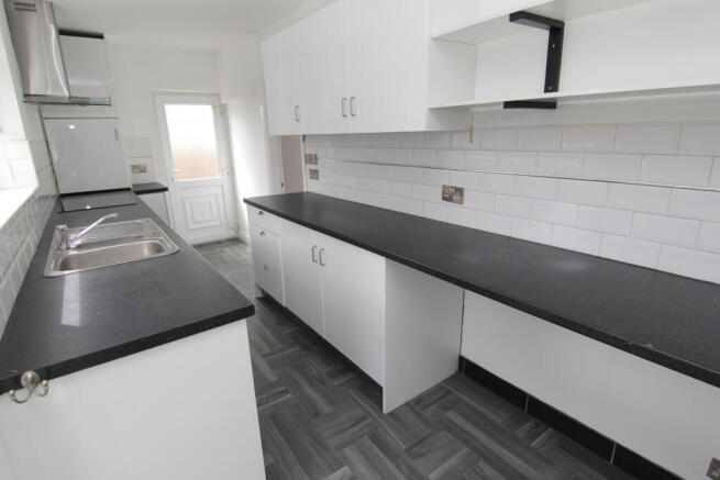 St Andrews Avenue, Droylsden, M43 6BP photo 5