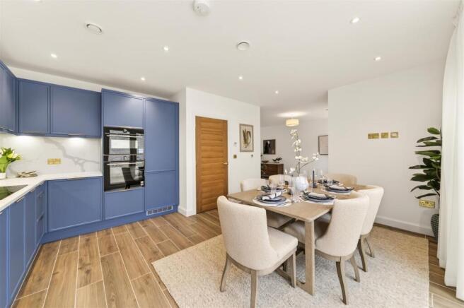 4 bed Detached for sale Image 4