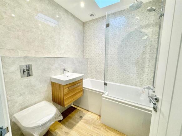 Bathroom.jpg