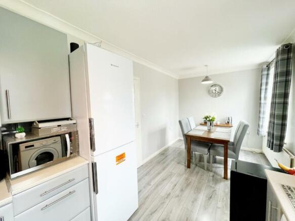 Kitchen Diner pic 6.jpg