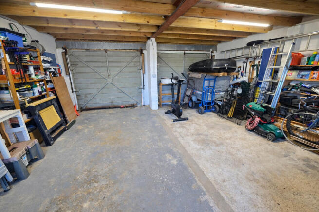 Garage 2&3 in...