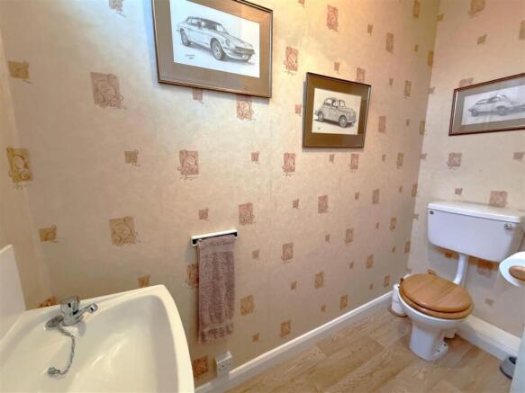 3 bed Detached for sale Image 8