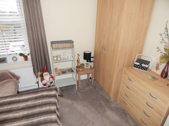 BEDROOM 2