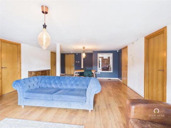 Lounge / Dining