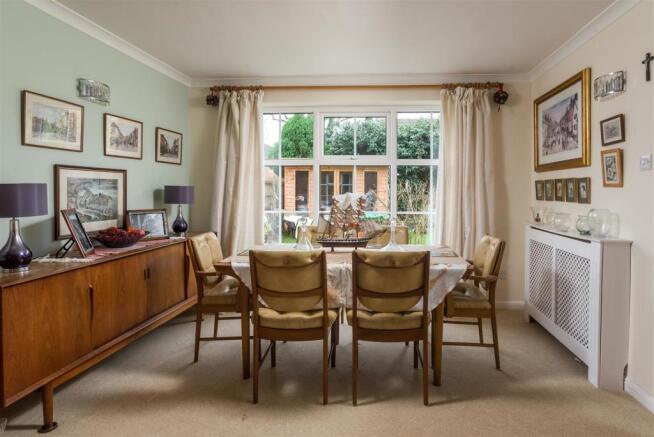 6 Dovehouse Drive-8.jpg