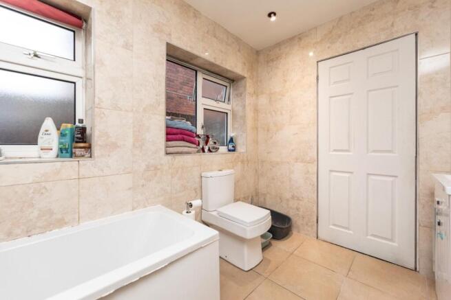 3 bed Terraced for sale Image 6
