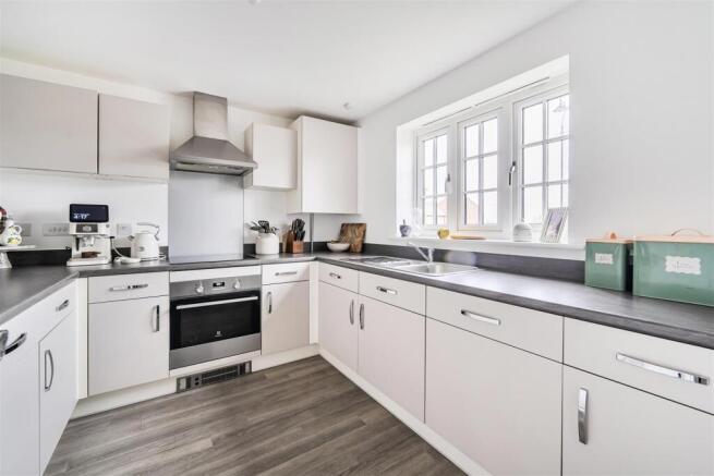 14 Aintree Avenue, Towcester (18).jpg