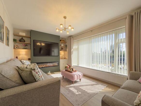 4 bed Detached Bungalow for sale Image 11