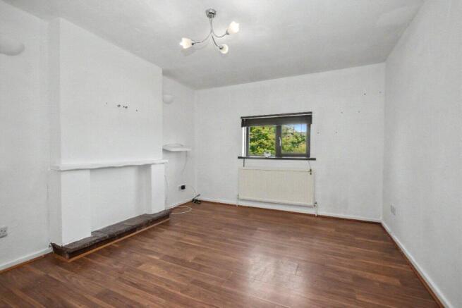 2 bed Town House for sale Image 3