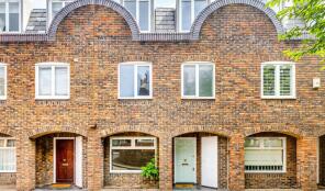 6, Lord Roberts Mews, London SW6 2DW