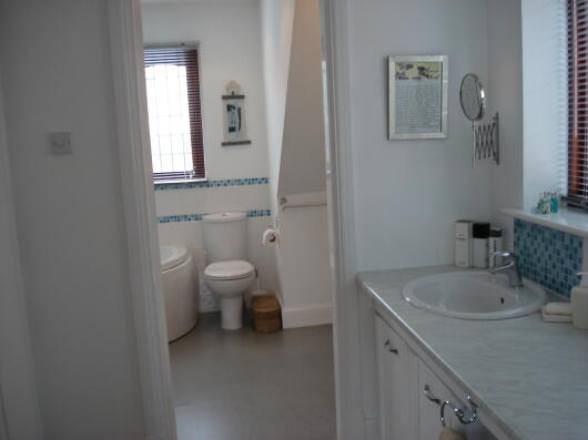 Main En-suite