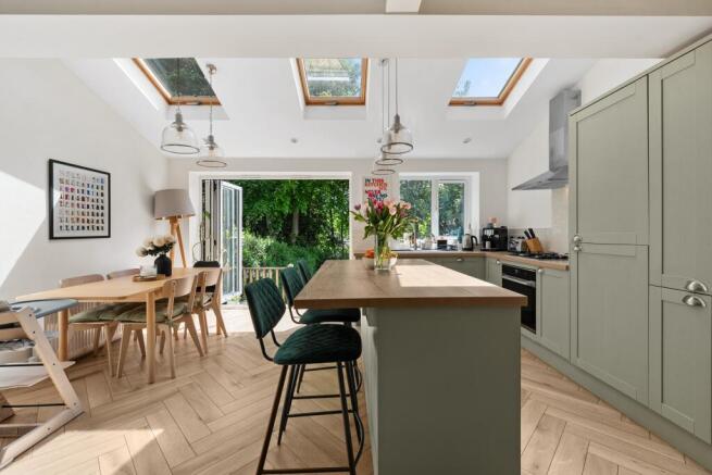 3 bed Semi-Detached for sale Image 7