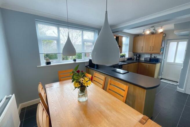 KITCHEN/DINER