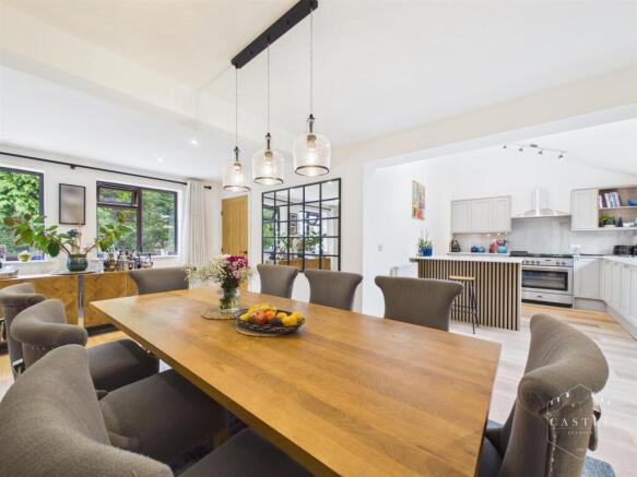 OPEN PLAN LIVING KITCHEN