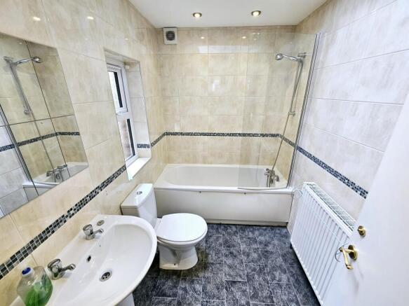 5 bed Terraced for sale Image 12