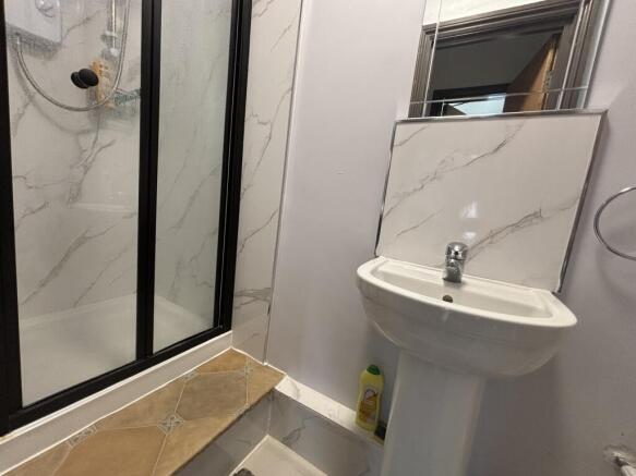 Ensuite room1