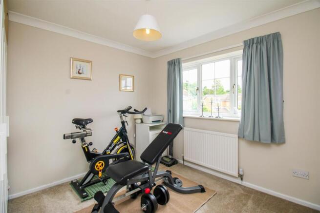 4 bed Detached for sale Image 12