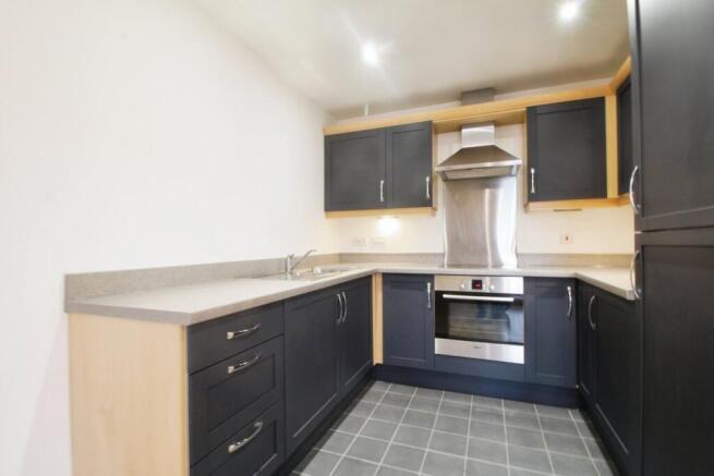 2 bed Apartment to rent Image 4