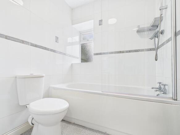 2 bed Flat to rent Image 6