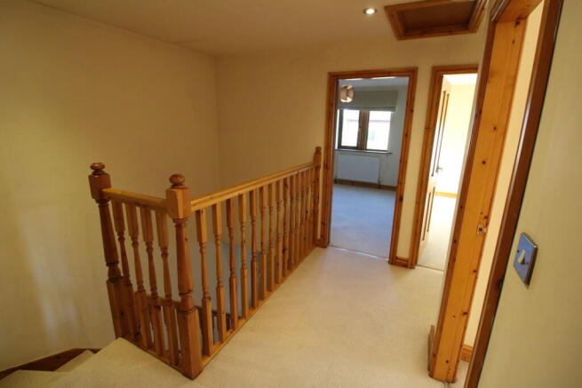 4 bed Detached to rent Image 9