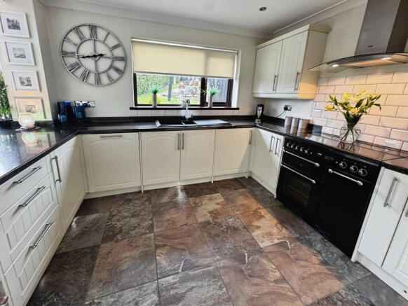 Bryn Llidiard, Litchard, Bridgend, CF31 1QD photo 4